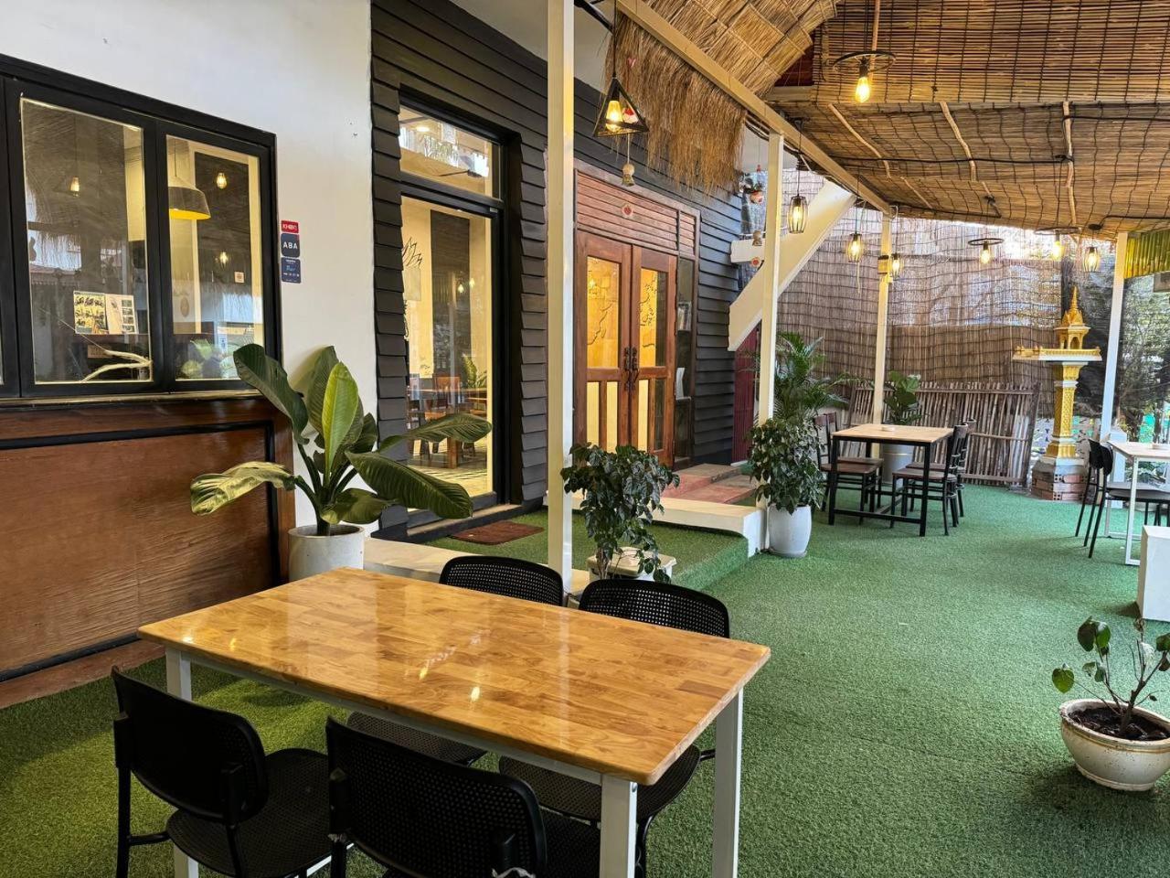 The Hive Hotel Siem Reap Exterior photo
